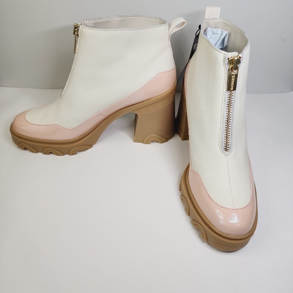 Sorel Zippered Leather Booties - Picture 5 of 9